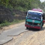 सडक मर्मत सम्भार नहुँदा दुर्घटनाको जोखिम