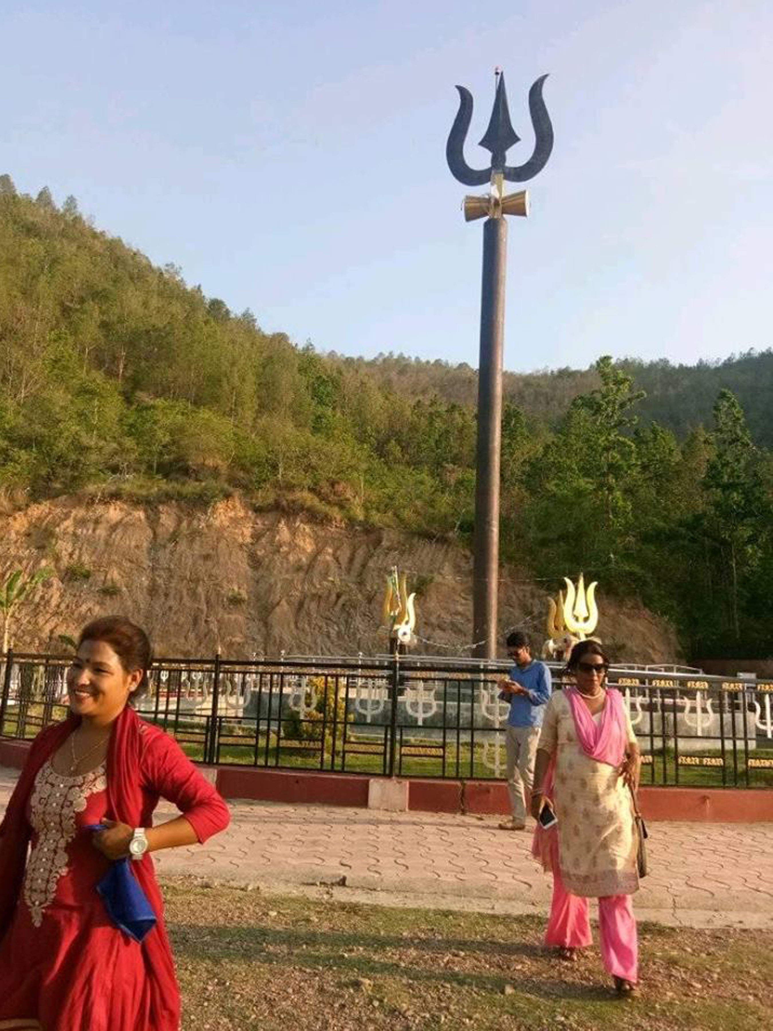 दाङको धारापानीमा सबैभन्दा ठूलो ‘त्रिशुल’