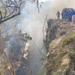 पोखरामा दुर्घटनाग्रस्त विमान सेती खोचमा, उद्धार चल्दै (फोटो कथा)