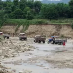 चुरे दोहन अनियन्त्रित सरकारी संयन्त्र निरीह