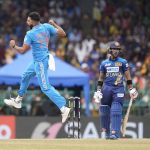 श्रीलङ्काकाे खराब शुरुवात, सिराजले एकै ओभरमा ४ विकेट लिए