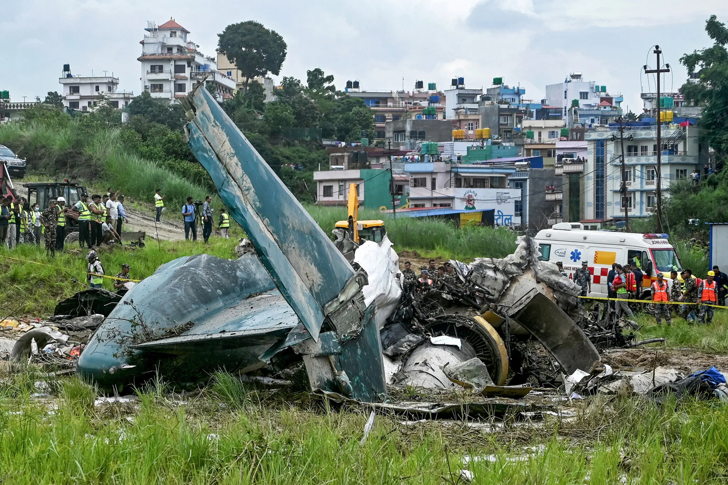 नेपालमा विमान दुर्घटनाबारे न्युयोर्क टाइम्सले लेख्यो, ‘एउटा टाउकोमा दुइटा ह्याट’