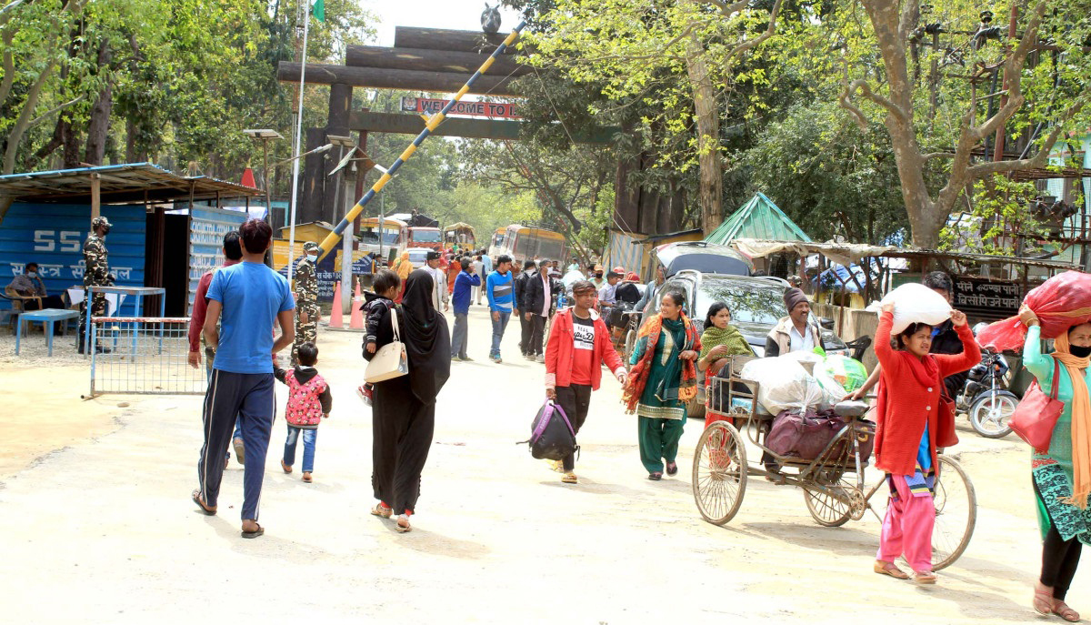 ‘कहाँ जाने बहिनी भनेर सोध्दा दार्जिलिङ घुम्न जान हिँडेको भन्छन्’