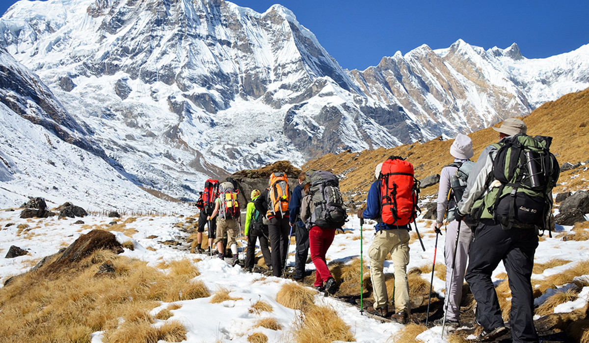 अन्नपूर्ण क्षेत्रमा सिसा र प्लाष्टिकका बोतलमा प्रतिबन्ध