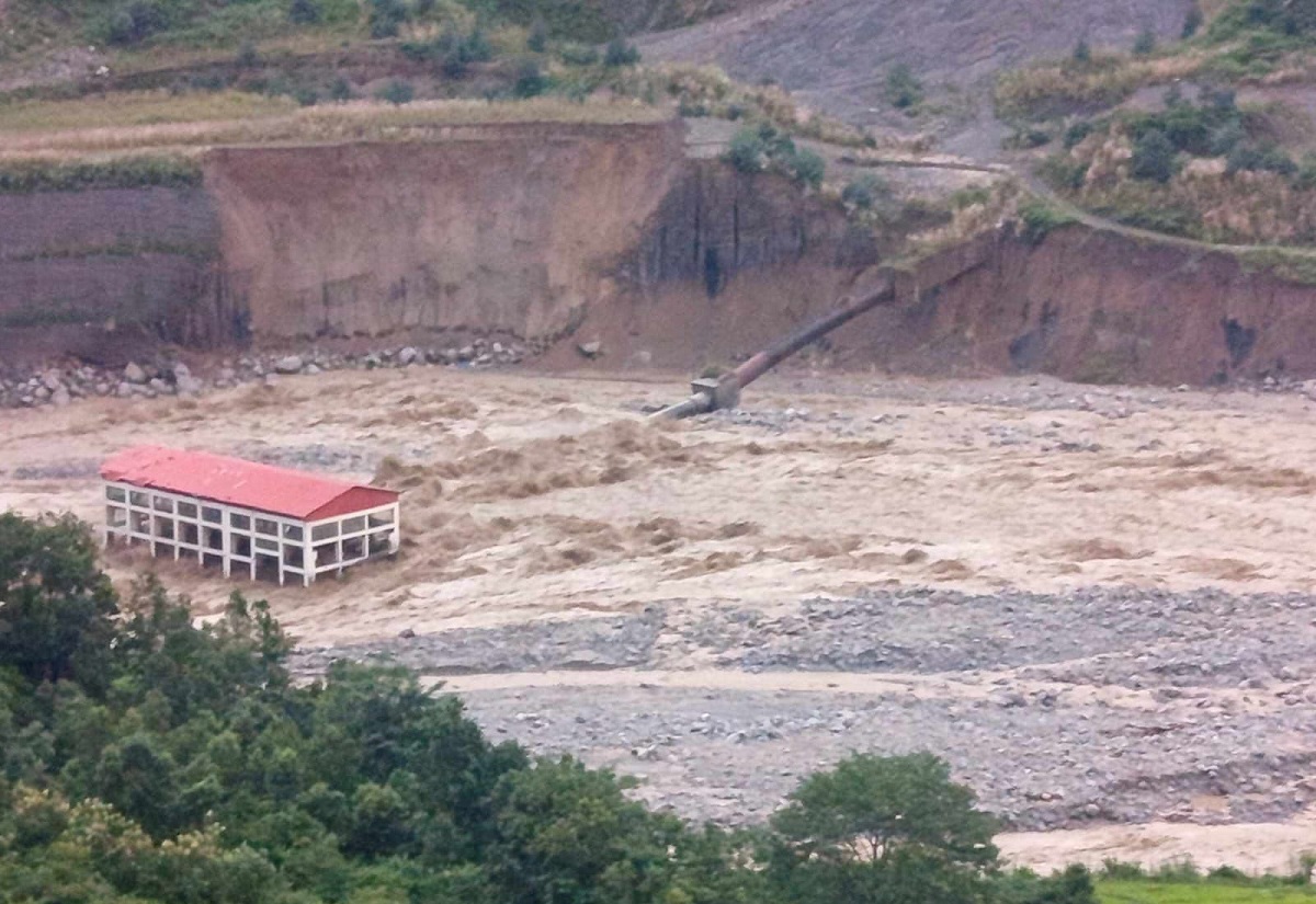 जलविद्युत आयोजनामा बाढीको कहर, ११ सय मेगावाट विद्युत प्रणाली बाहिर