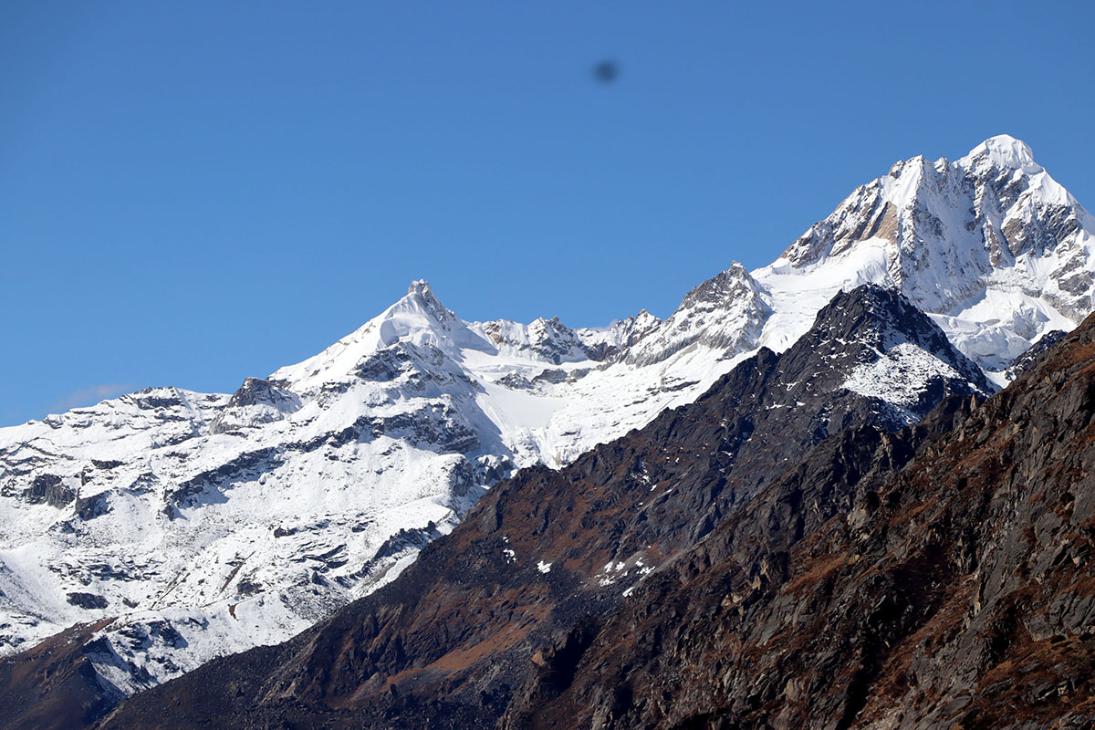 सातो पिक हिमालको सुन्दर दृश्य