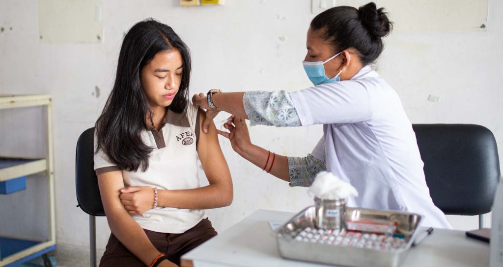 बाँकेमा सात हजार ५२५ किशोरीलाई एचपिभी खोप