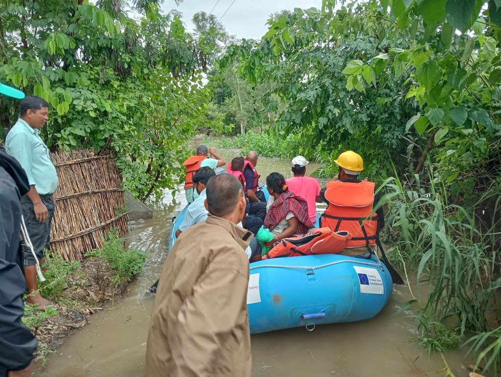 टीकापुरमा बाढीको त्रास : विपद् व्यवस्थापनमा सचेत समुदाय