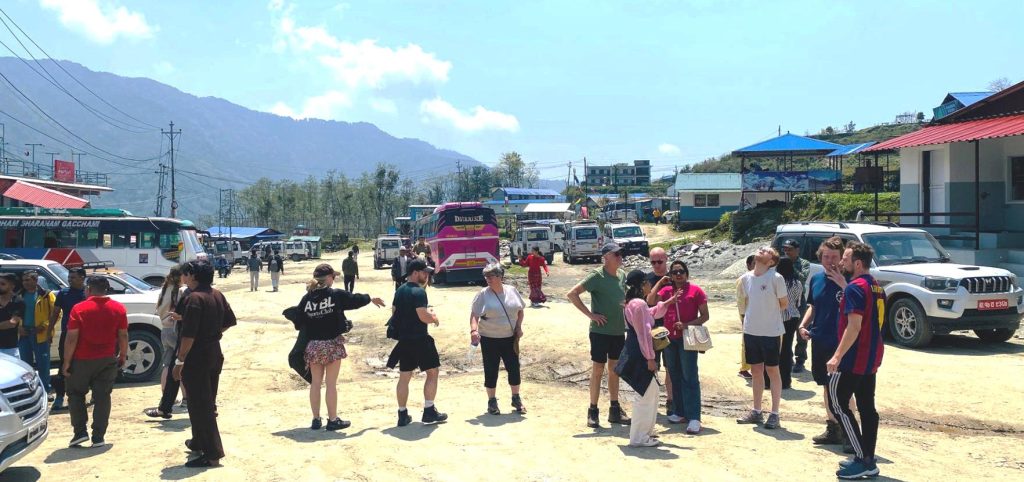 घान्द्रुकमा पर्यटकीय चहलपहल