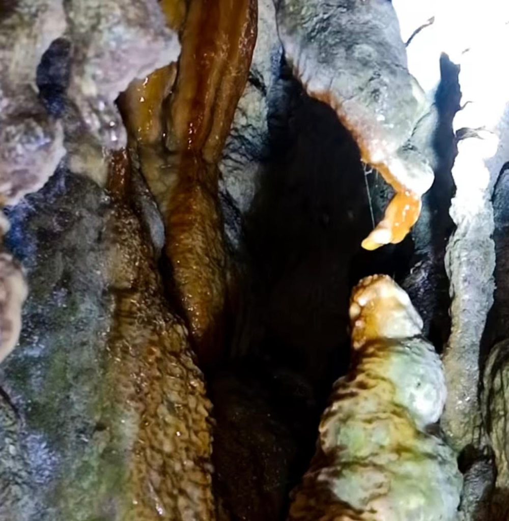 पूर्वाधारको पर्खाइमा अनौठो ‘पाउद्वार मुर्ताला धार्मिक गुफा’