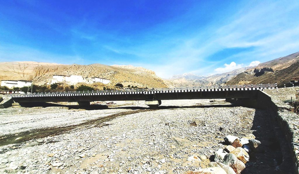 कोरला नाका जोड्ने पुल