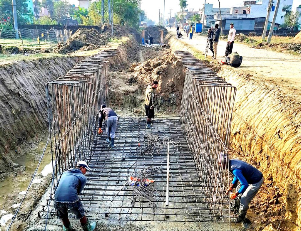 सिक्टा सिँचाइ आयोजना अन्तरगत डुडुवा नहरको निर्माण तीव्र