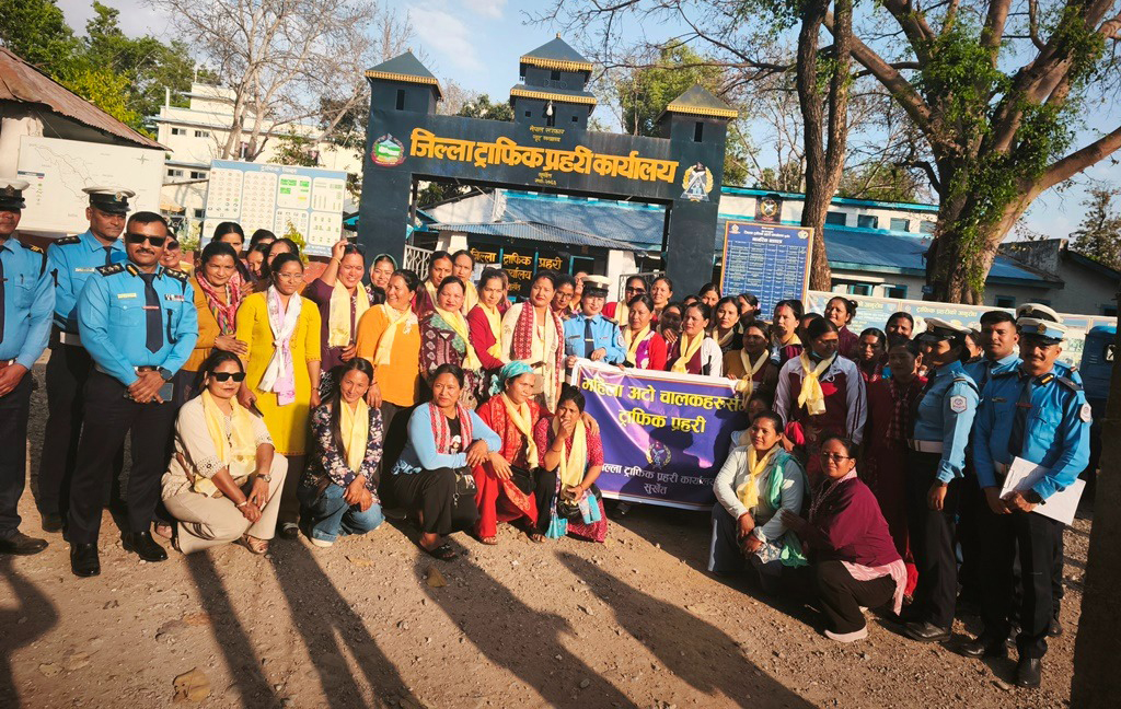 आत्मनिर्भर बन्दै महिला अटोरिक्सा चालक, पाइला पाइलामा विभेद