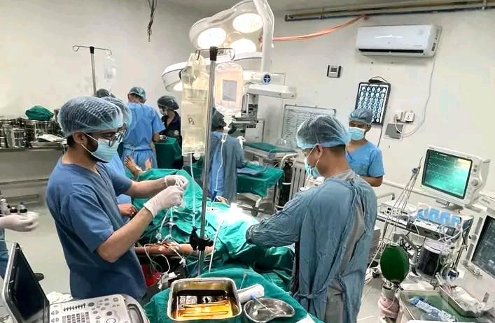 योग शिविरमा पुगेका चिकित्सकले शल्यक्रिया गरेपछि…