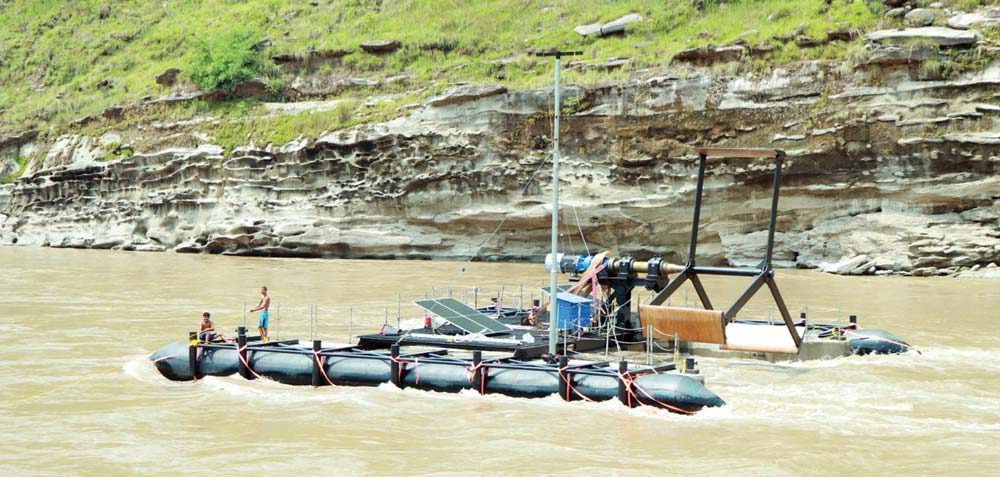 कर्णाली नदीमा तैरिने टर्बाइनबाट विद्युत् उत्पादन परीक्षण