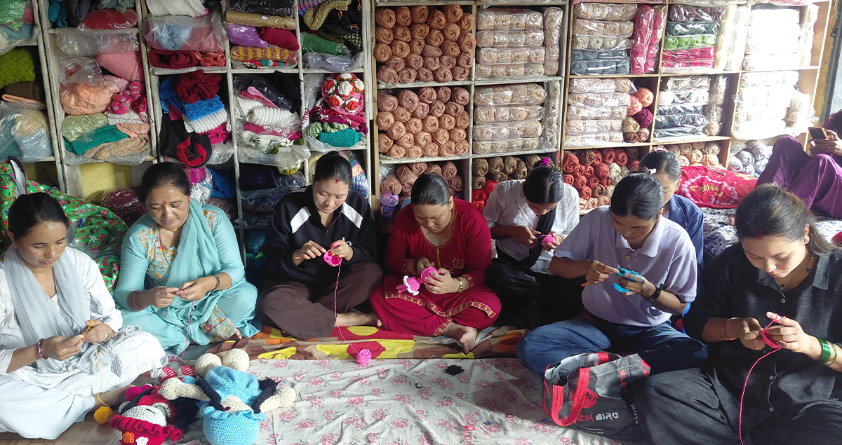 धागोबाट सृजना, आत्मनिर्भर बन्दै आमाहरू
