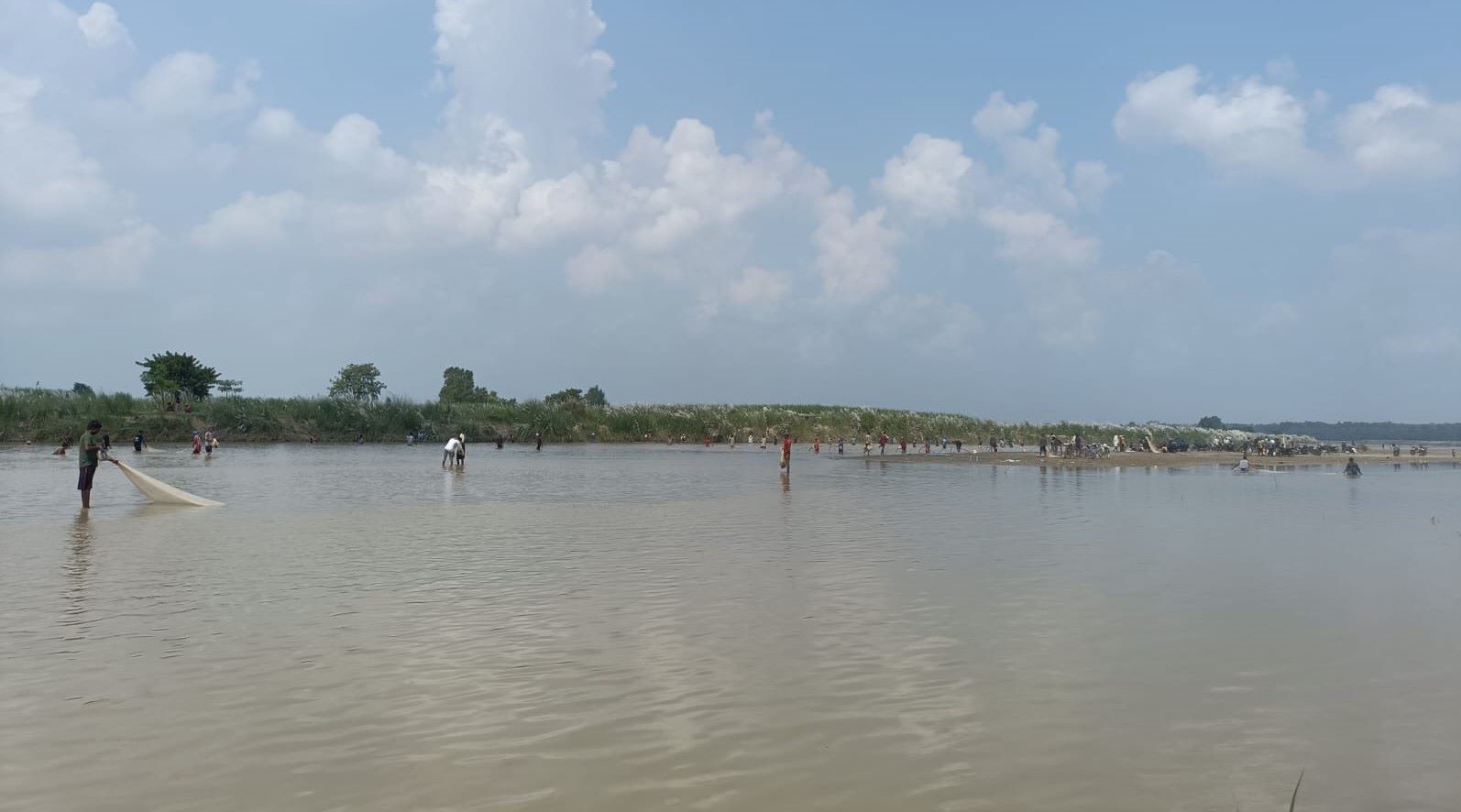 दोदा नदीमा माछा मार्नेको ताँती