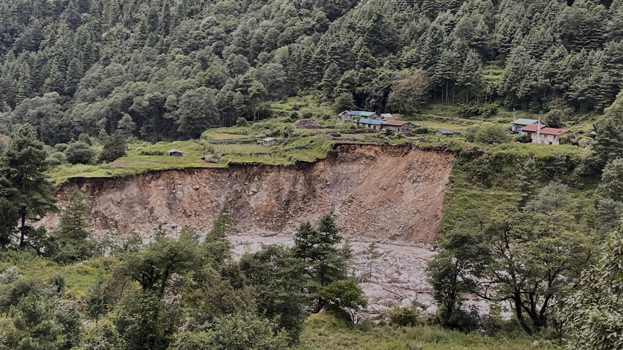 दैलेखको नमूना बस्ती पहिरोको उच्च जोखिममा