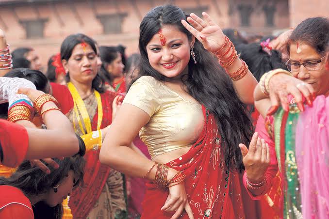 नेपाली नारीको महान् पर्व हरितालिका तीज सुरु, विकृति बन्दैछ तीजको संस्कृति