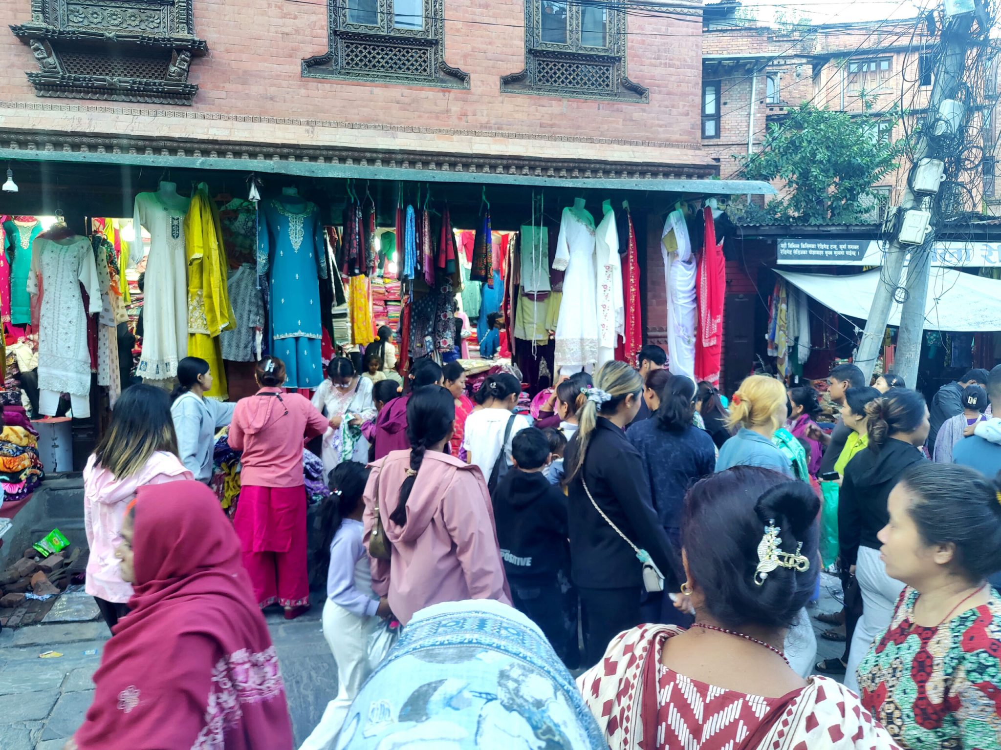 दसैंमा नयाँ लुगा नलाइ चित्तै बुझ्दैन…