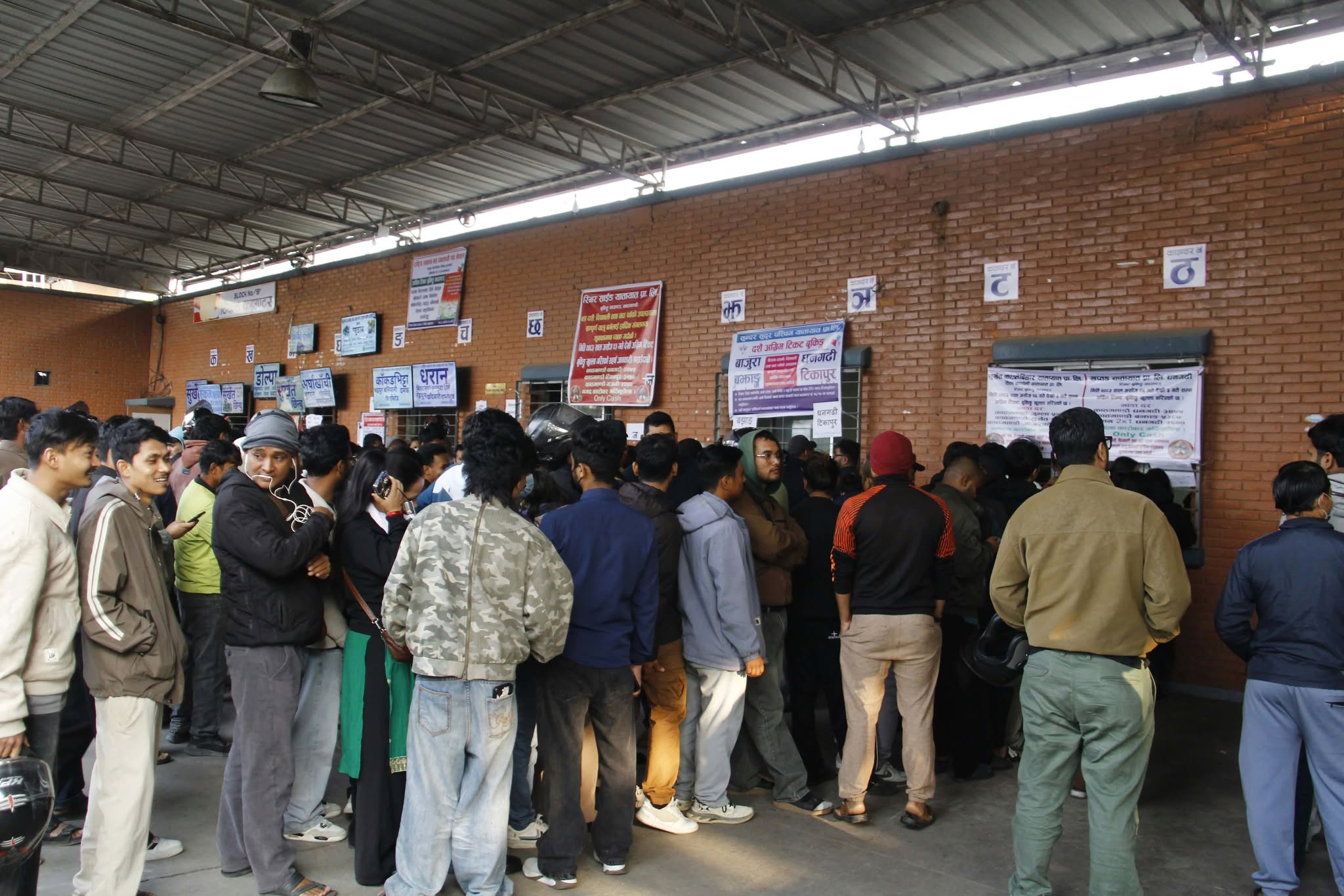 घटस्थापनापछि उपत्यकाबाट तीन लाख ४८ हजार यात्रु बाहिरिए